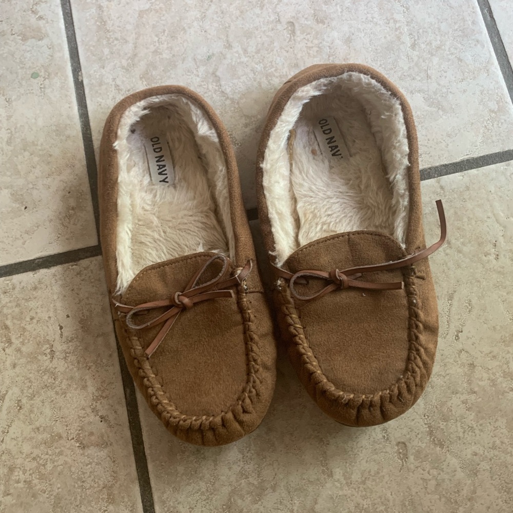 Moccasin slippers Like new
